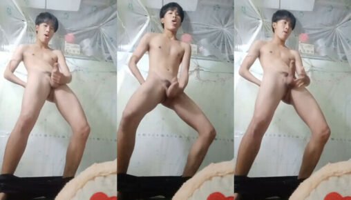 วัยรุ่นชักว่าวในมุ้ง กวนๆหน้าทะเล้น เงี่ยนไปเลียปากไป เสียวควยจังครับพี่