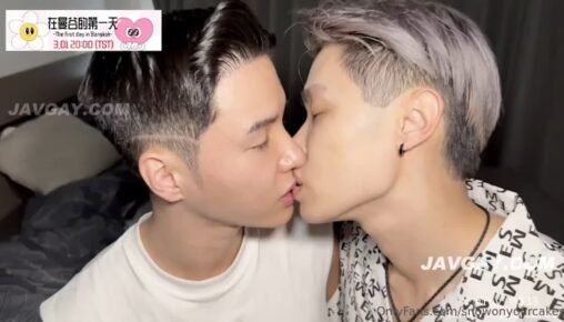 วันแรกในกรุงเทพ สองเกย์ไต้หวันคนดังเจอกันในซาวน่าชวนมาเย็ดกันในห้องพักรุกซุกไซร้เลียทั้งตัว ฝ่ายรับอมควยขึ้นนั่งเทียนเสียวฟินก่อนจะโดนเย็ดท่าใหม่ๆ วันแรกในกรุงเทพ สองเกย์ไต้หวันคนดังเจอกันในซาวน่าชวนมาเย็ดกันในห้องพักรุกซุกไซร้เลียทั้งตัว ฝ่ายรับอมควยขึ้นนั่งเทียนเสียวฟินก่อนจะโดนเย็ดท่าใหม่ๆ